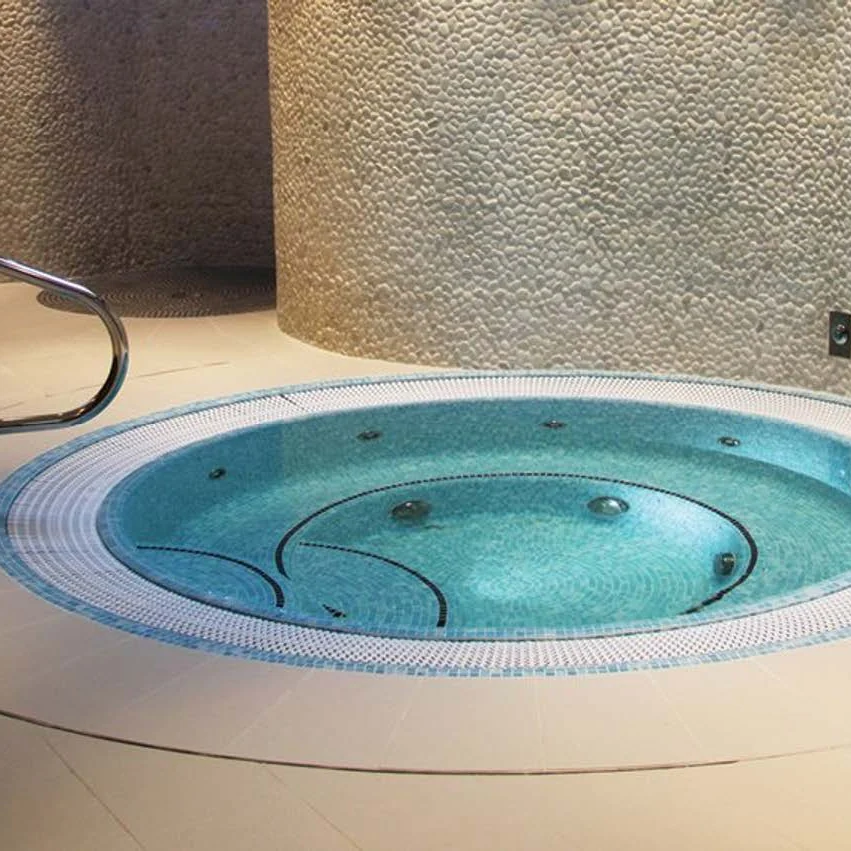 Jacuzzi and hydrotherapy pool at a private home