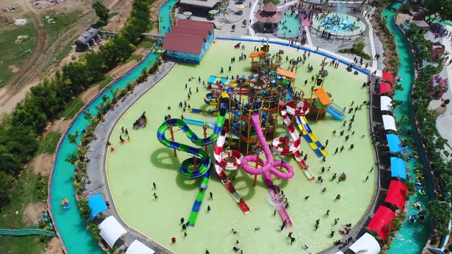 20P Water Slide — multiplay structure by Synergy